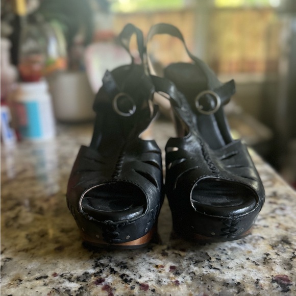 Frye Platform Heels, 7.5 - Picture 2 of 3